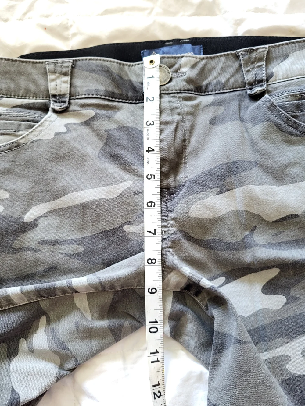 Democracy Sz 8 Camo Grey/Green  All Way Stretch Shorts - Picture 7 of 10